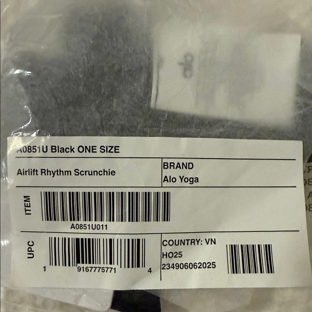 ALO Yoga Airlift Rhythm Black Hair Scrunchie - Picture 2 of 4